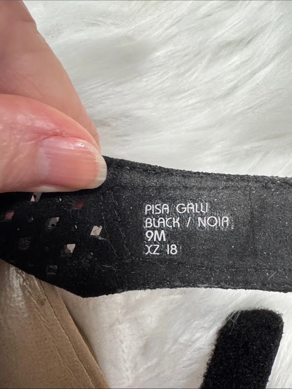 Earth Black Leather upper.  Sandals with Woven Toe
